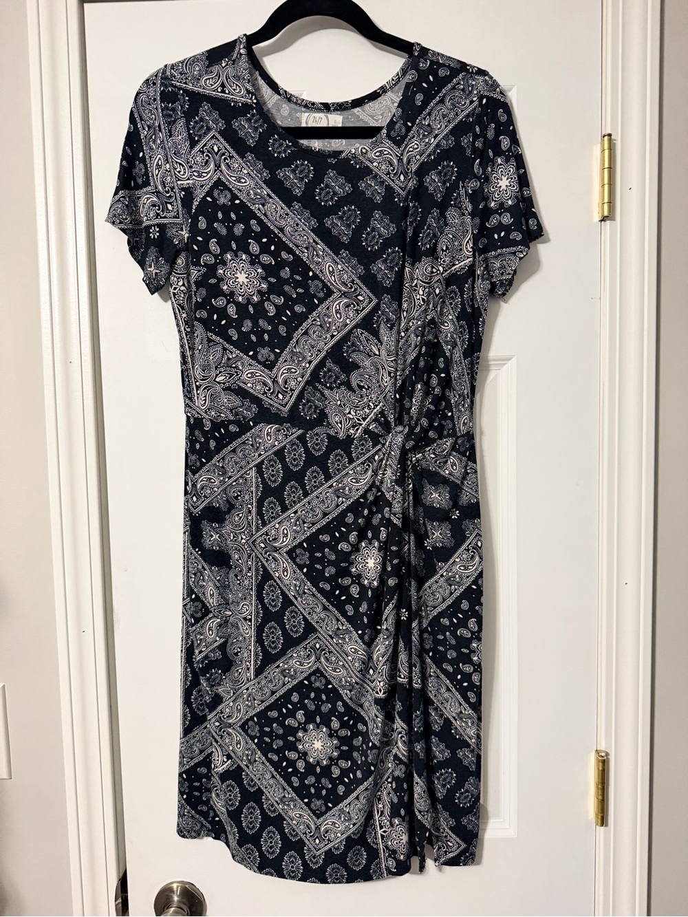 Short Sleeve Black Bandana Print Knot-Front Dress - S